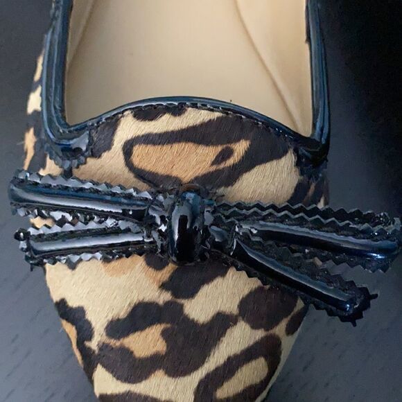 B. Makowsky Animal Print Flat Shoes 7M - Picture 3 of 12